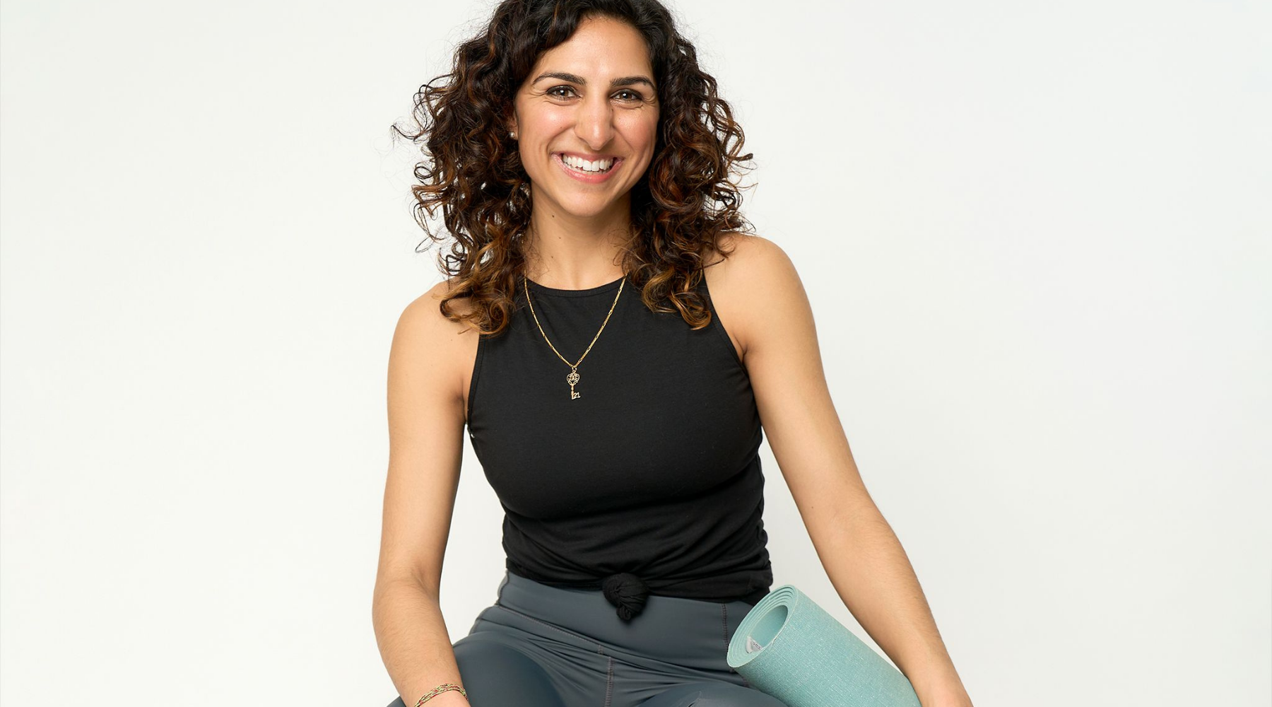 5 Yoga-Posen zur Unterstützung der Darmgesundheit mit Dr.Rabia