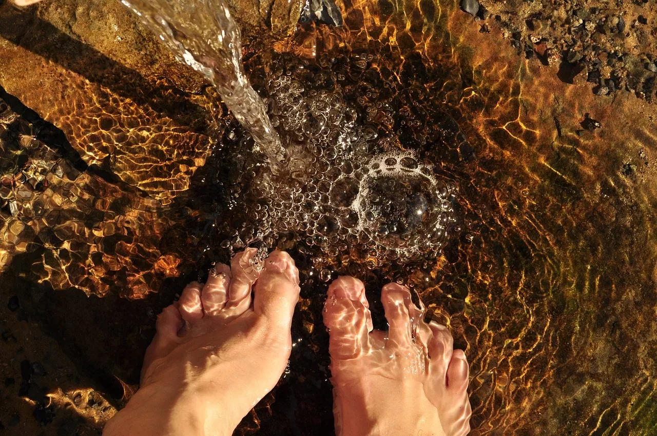 10 unglaubliche Hausmittel gegen Wasser in den Beinen, die Sie kennen sollten