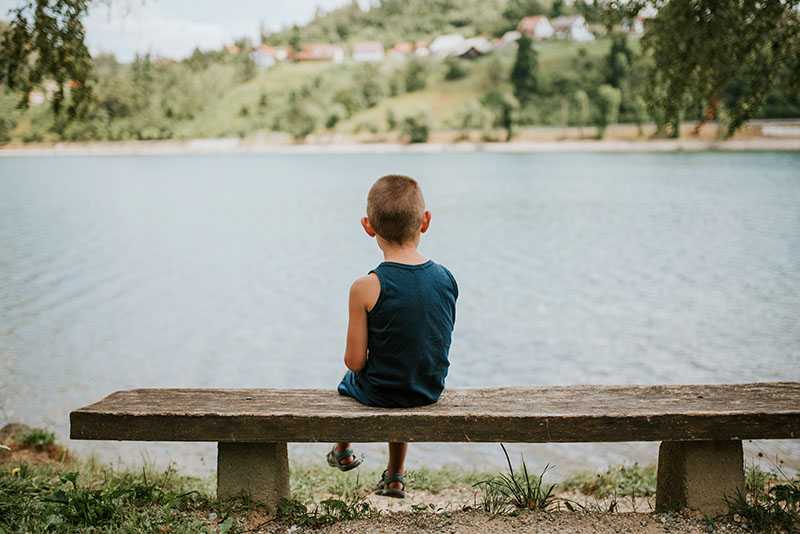 Wie sind Introvertierte als Kinder? Hier sind 7 gemeinsame Merkmale