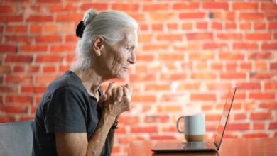 Die-zeitlose-Pendlerin-Inspiration-von-einer-101-jaehrigen-Frau-die-das
