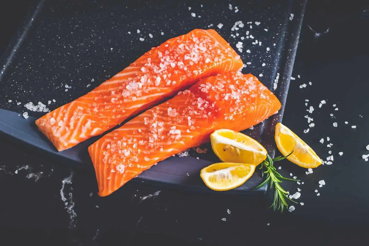Revolutionäre Innovation: Österreichische Supermärkte führen 3D-gedruckten veganen Lachs ein und verändern die Art und Weise, wie wir Essen wahrnehmen! Wie ist das überhaupt möglich? Welche Zutaten werden verwendet? Ist 3D-gedrucktes Essen sicher? Erfahren Sie hier alles über diese bahnbrechende kulinarische Entwicklung und wie Sie nachhaltiges und gesundes Essen in Ihren Alltag integrieren können!
