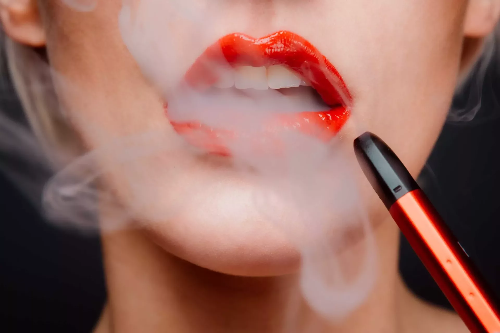 12-jähriges Mädchen fällt wegen Vaping ins Koma: Die Gefahren des E-Zigarettenkonsums bei Jugendlichen werden durch herzzerreißende Geschichte verdeutlicht