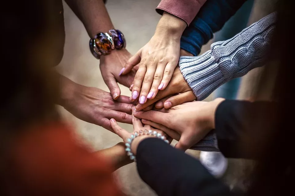Zusammenarbeit mit Herbalisten und Therapeuten